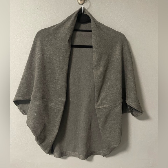 Gray Open Front Cardigan/ Shrug Lightweight Sweater. OS - Picture 1 of 5